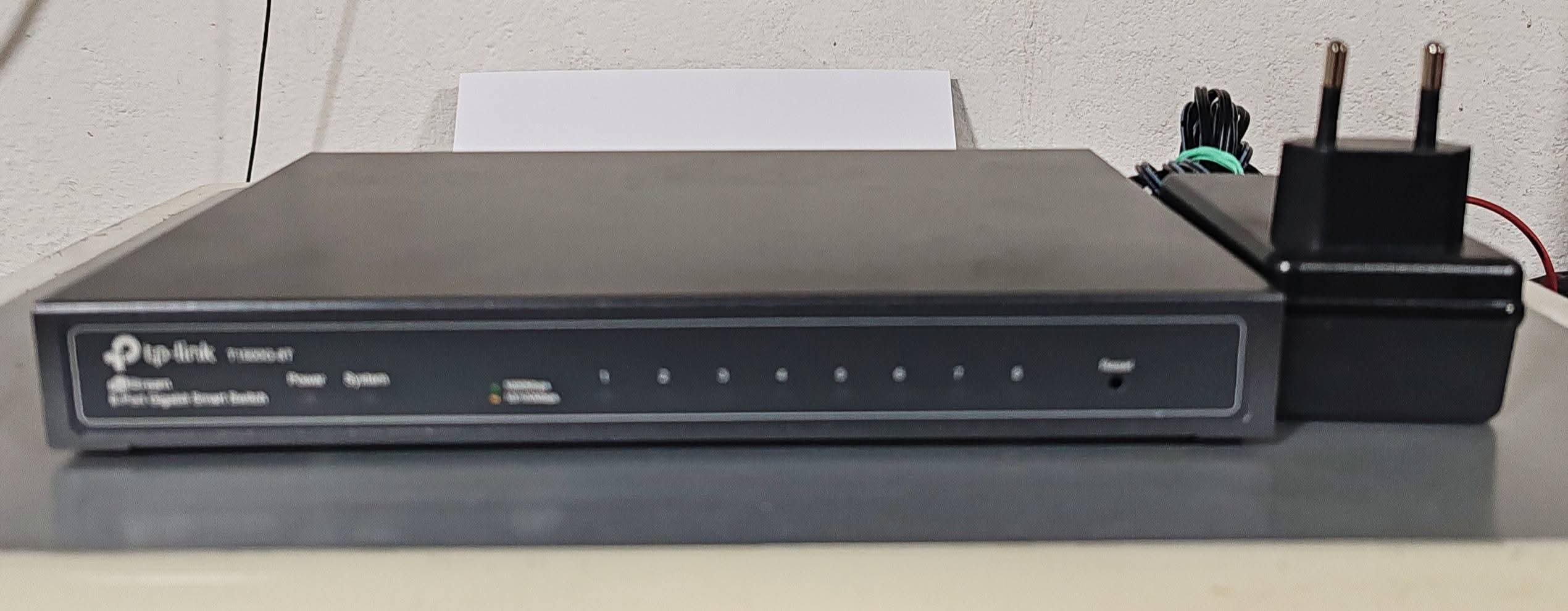 Spliter / switch TP-Link JetStream Gigabit Smart Switch (modelo T1500G-8T)